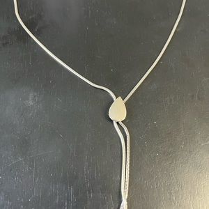 ONE PRE-OWNED 28” SILVERTONE LARIAT STYLE TEARDROP NECKLACE CTM2